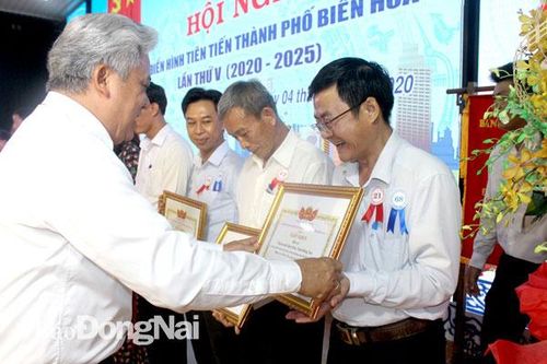 Khắc phục khó khăn hoàn thành tốt nhiệm vụ