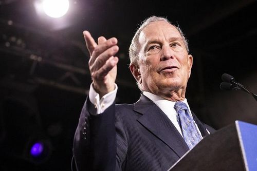 Tỷ phú Bloomberg 'rót tiền' khủng cho ông Biden