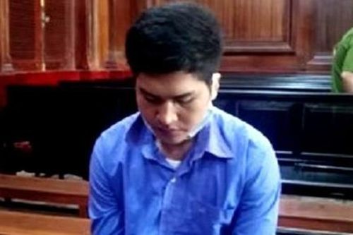 Đâm chết người từ việc trêu ghẹo nhân viên quán nhậu
