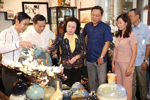 Phát huy thế mạnh của làng nghề truyền thống Bát Tràng