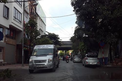 Ngõ 214 đường Nguyễn Xiển thành… bến xe