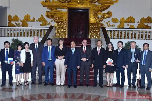 Thủ tướng Nguyễn Xuân Phúc tiếp một số Đại sứ và nhà đầu tư EU