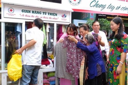 Những gian hàng từ thiện nghĩa tình