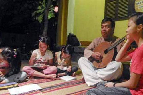 Hội An tiếp tục mở các lớp học hát dân ca trong trường học
