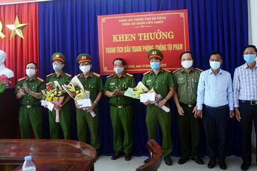 Tạm giữ, điều tra xử lý 10 đối tượng đánh bạc, gá bạc