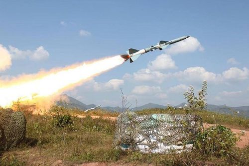 Triều Tiên gắn tên lửa phòng không SA-2 lên 'xế hộp': B-52 Mỹ coi chừng!