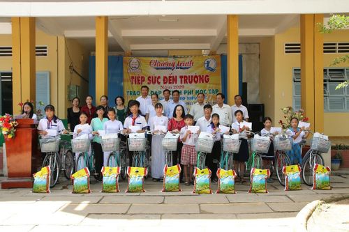 Tiền Giang: Tiếp sức đến trường học sinh huyện Cái Bè