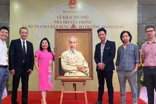 12 bức chân dung Bộ trưởng Ngoại giao: Chuyện kể sau những cành cọ