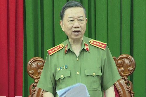 Bộ trưởng Tô Lâm gửi thư biểu dương 2 công an, chia buồn với gia đình