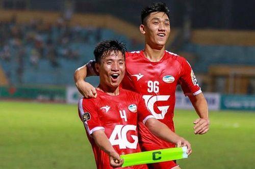 Bùi Tiến Dũng ghi bàn, HLV Park Hang Seo ngỡ ngàng