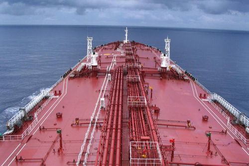 Dầu tồn kho ở mức cao, các nhà phân tích dự báo trái chiều