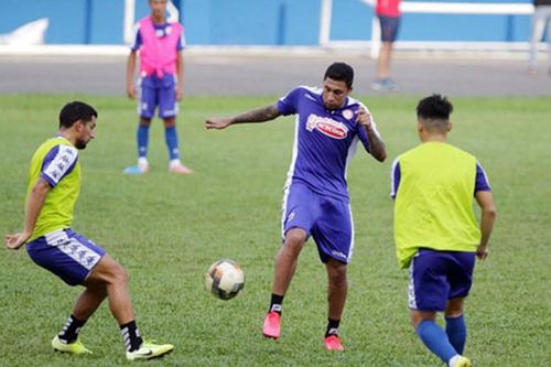 HLV Chung tin cặp tiền đạo 'triệu đô' sẽ đánh bại Hà Nội; Mourinho lọt top HLV nguy cơ bị sa thải