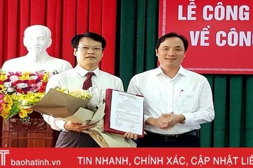 Trao quyết định bổ nhiệm Phó Giám đốc Sở LĐ-TB&XH Hà Tĩnh