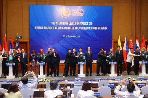 Phát triển nhân lực là kim chỉ nam phát triển cho Cộng đồng ASEAN