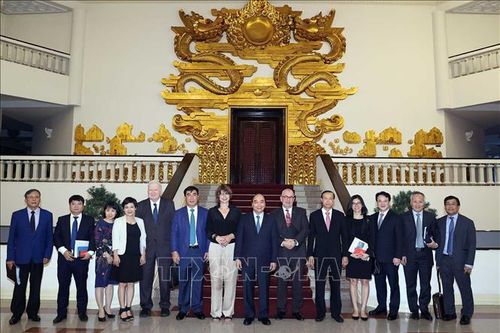 Thủ tướng Nguyễn Xuân Phúc tiếp các Đại sứ Hà Lan, Bỉ và các nhà đầu tư EU