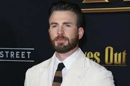 'Đội trưởng Mỹ' Chris Evans nói gì về sự cố lộ ảnh nóng?