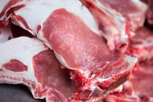 Đi mua thịt lợn cứ nhìn kĩ 2 điểm này, nhận biết ngay mình có mua nhầm thịt lợn chết không?
