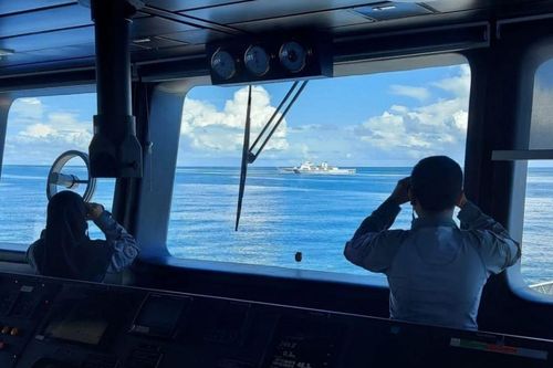 Tàu hải cảnh Trung Quốc xâm nhập vùng biển Natuna bị chiến hạm Indonesia xua đuổi
