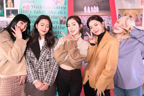 Fan xôn xao thông tin về ca khúc mới nhất từ Red Velvet, quan trọng là sẽ đủ cả 5 thành viên