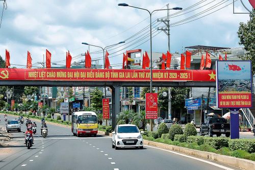 Thông báo treo cờ Đảng, cờ Tổ quốc chào mừng Đại hội đại biểu Đảng bộ tỉnh lần thứ XVI, nhiệm kỳ 2020-2025