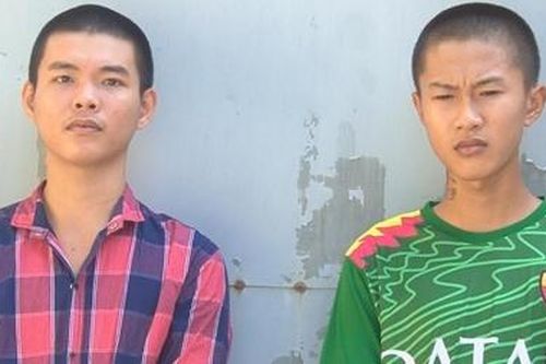 Rủ nhau mang dao đi chém người cướp xe máy bán lấy tiền ăn nhậu