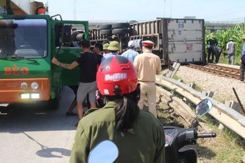 Bác tài xe ôm góp phần ngăn 1 vụ tai nạn đường sắt có thể xảy ra