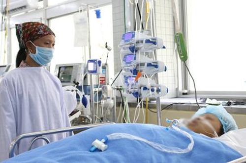 Nữ công nhân làm việc tại công trường cao tốc Mỹ Thuận bị xe lu cán trọng thương