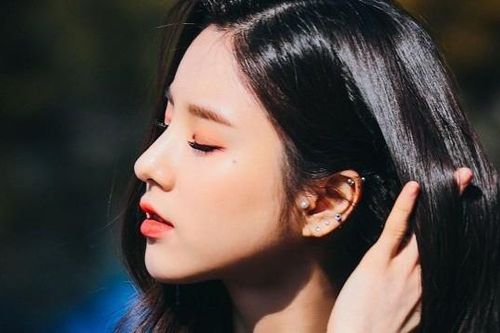 Đến chuyên gia thẩm mỹ cũng phải ngưỡng mộ những nữ idol có sống mũi đẹp đến không tưởng