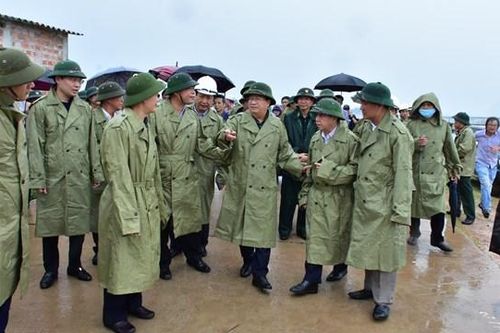 Phó Thủ tướng Trịnh Đình Dũng kiểm tra công tác phòng chống bão số 5 tại Thừa Thiên - Huế