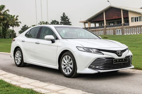 Doanh số nhóm sedan hạng D đồng loạt giảm ở tháng 8