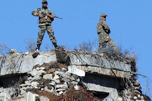 Lính Ấn, Trung bắn hàng trăm phát đạn cảnh cáo ở biên giới