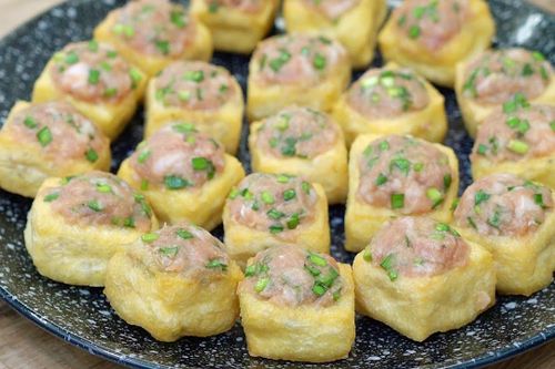 Làm đậu rán nhồi thịt sốt xì dầu ngày gió về