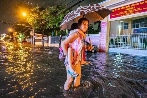 Mưa kết hợp triều cường, TP.HCM có nguy cơ ngập
