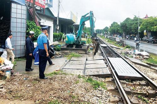 Kiềm chế tai nạn đường sắt tại Thường Tín: Xóa sổ đường ngang tự phát
