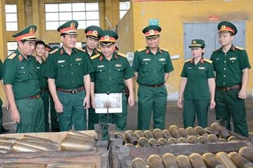 Thượng tướng Bế Xuân Trường kiểm tra và làm việc tại Nhà máy Z183