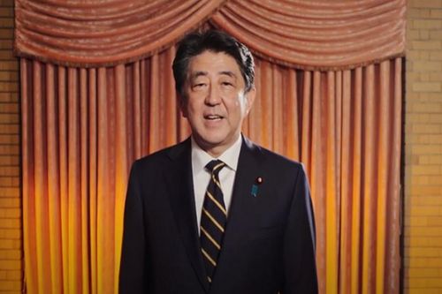 Khoảnh khắc xúc động Thủ tướng Nhật Shinzo Abe chia tay chính trường