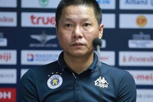 HLV Hà Nội FC nhận xét 'phũ' về tân binh 'bom tấn' của đội khách