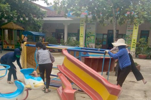 Bão số 5: Học sinh Quảng Bình nghỉ học từ chiều 17/9