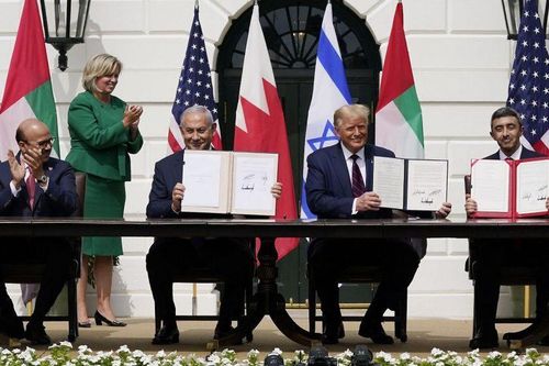 Israel bình thường hóa quan hệ với UAE và Bahrain: Người vui, kẻ buồn