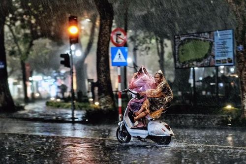 Không khí lạnh đầu mùa tràn về, ngày mai Hà Nội chuyển mát