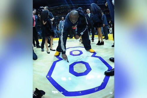 Sàn đấu cuối cùng của huyền thoại Kobe Bryant có giá nửa triệu đô