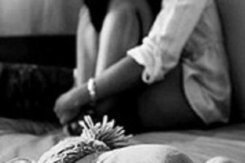 Rủ đi sinh nhật rồi đưa bạn gái 'nhí' vào nhà nghỉ giao cấu