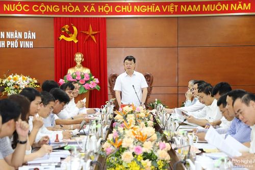 Chủ tịch UBND tỉnh: Thành phố Vinh 'đang mặc một cái áo quá chật chội, cần phải thay áo mới'