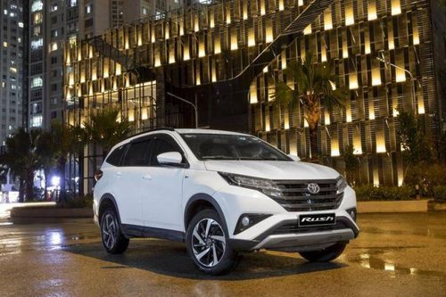 Toyota Rush giảm giá 35 triệu đồng, quyết đấu Mitsubishi Xpander