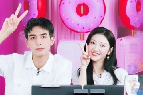 Cảnh Điềm 'bực tức' với những lời chia sẻ của Tống Uy Long trên sóng livestream