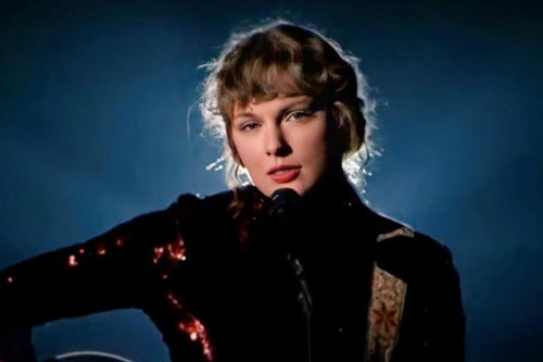 Taylor Swift trở lại biểu diễn tại làng nhạc Country sau bao năm: Nàng công chúa dịu dàng năm xưa đây rồi!
