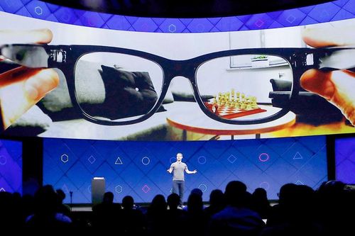 Facebook bắt tay Ray-Ban để phát triển kính thông minh
