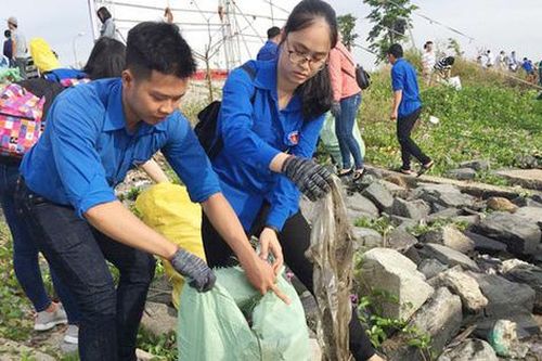 Phụ nữ và thanh niên tích cực hưởng ứng Chiến dịch Làm cho thế giới sạch hơn năm 2020