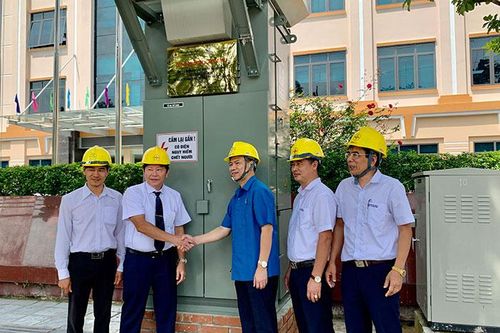 Gắn biển 2 công trình chào mừng Đại hội Đảng các cấp tiến tới Đại hội Đảng toàn quốc lần thứ XIII và kỷ niệm 30 năm thành lập Công ty