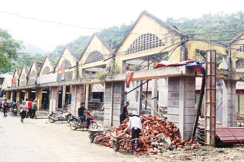 Hơn 4 tỷ đồng nâng cấp, cải tạo chợ trung tâm xã Mường Hum